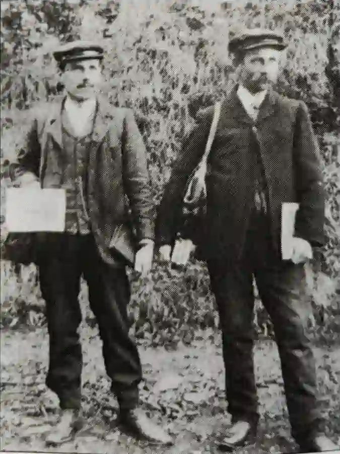 Deux des colporteurs de la Mission de Trémel (Yves Omnes et G. Le Quéré).